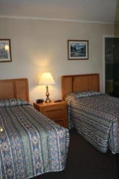 Sunny Hill Resort & Golf Course Greenville Center Екстер'єр фото